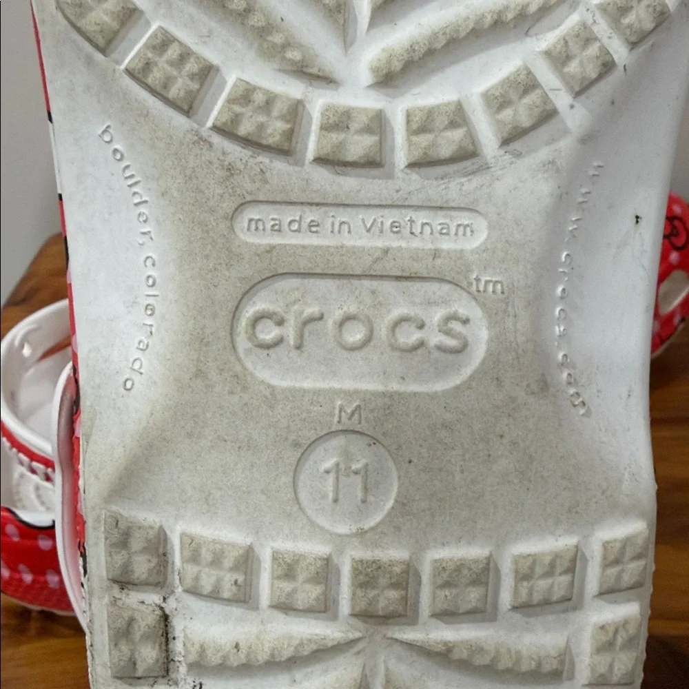 Crocs Hello Kitty Red & White Clogs - Picture 6 of 6